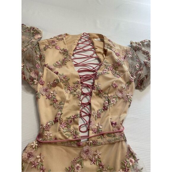 Hello Molly Floral Embroidered Strappy Dress Size 8 - Picture 9 of 13